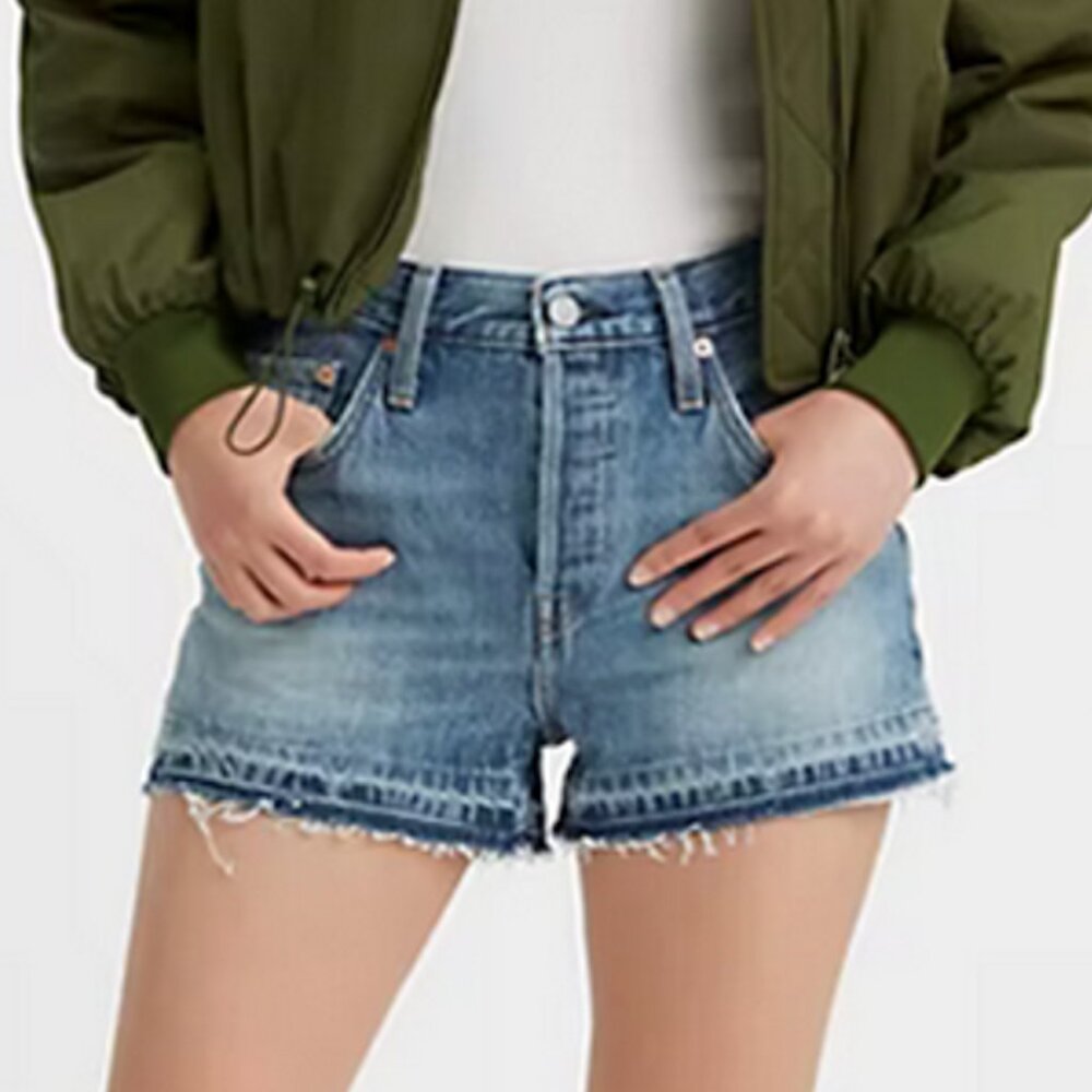 NWT Levi's Women's Premium 501 Original high rise Shorts in Justins Girl